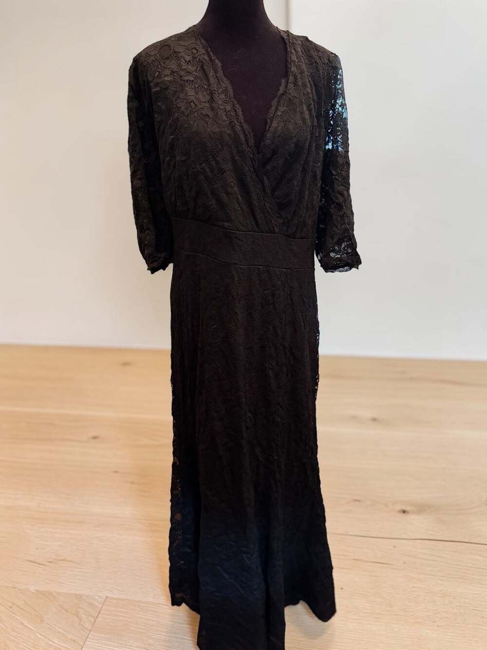 Pinup Fashion Plus Size Black Lace 3/4 Sleeve Maxi Evening Dress